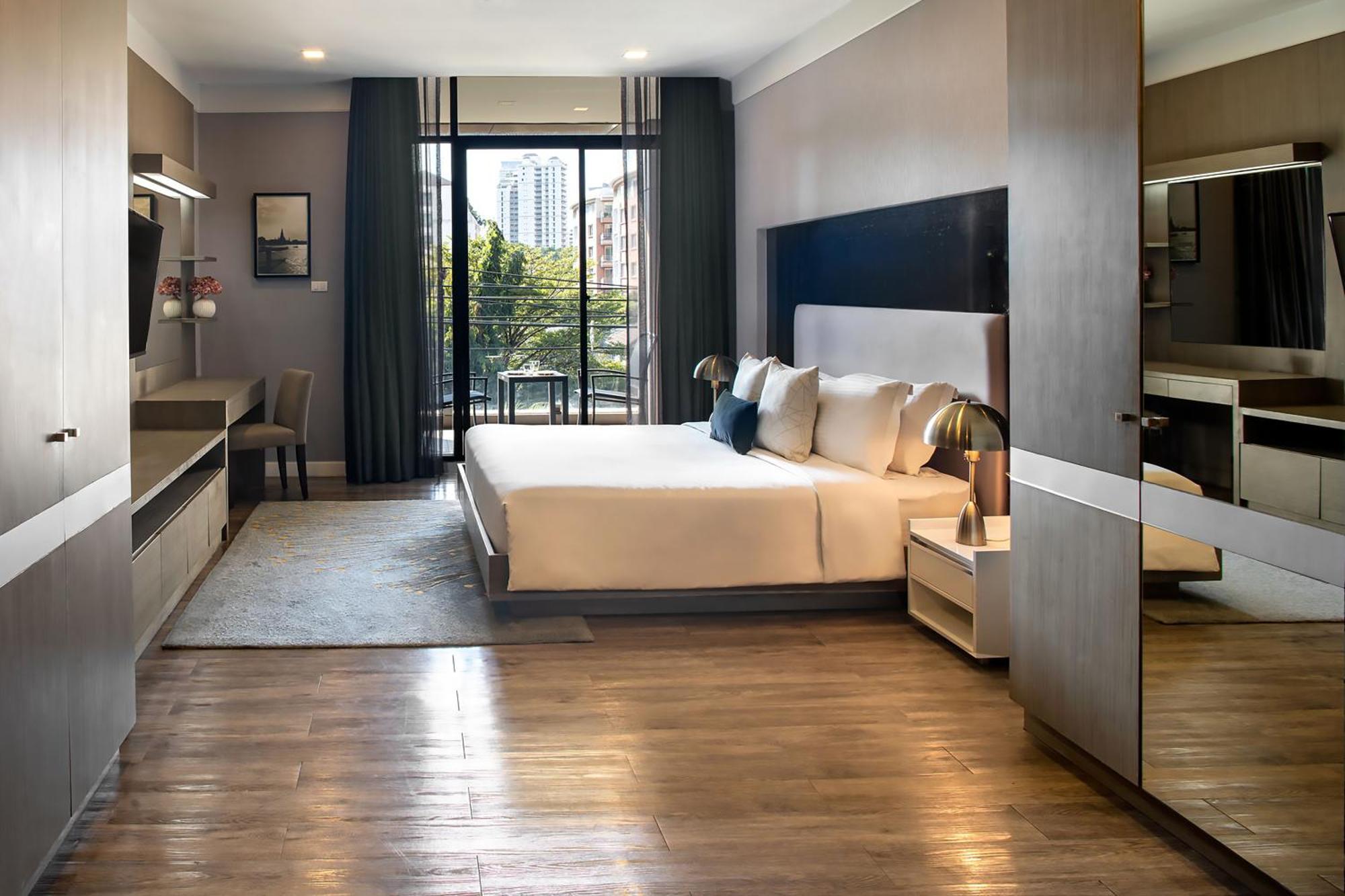 Metropolis Suites Bangkok, Tapestry Collection By Hilton Exterior photo
