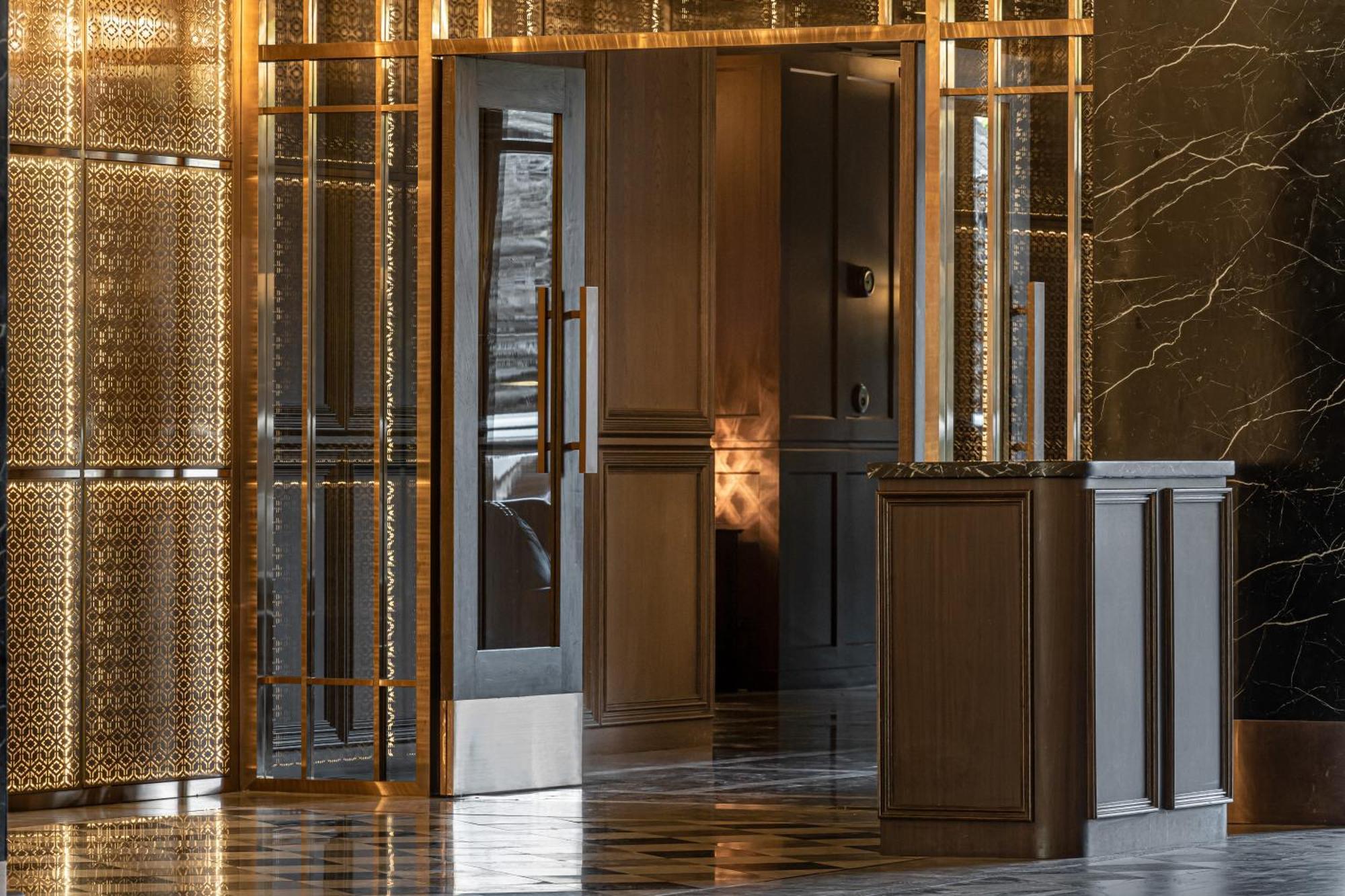 Metropolis Suites Bangkok, Tapestry Collection By Hilton Exterior photo